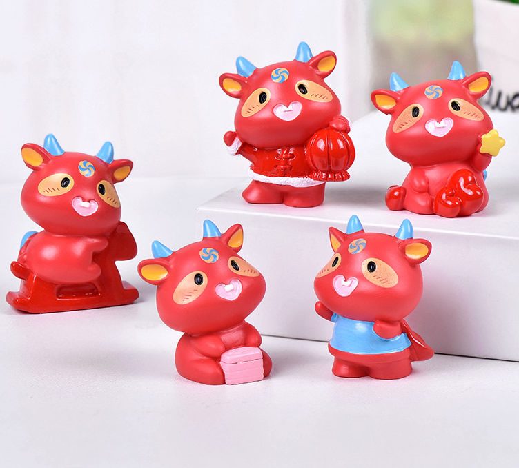 Miniture Fairy Garden Accessories Supplies Cartoon Resin Red Cattle Kids Toys Pot Bonsai Miniature Garden Terrariums Fairy Garden Animals Ox Figurine Kits Items Car Interior Decoration Table Ornaments